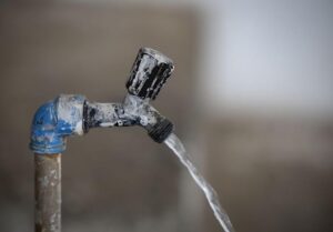 Abastecimento de água é retomado gradativamente em várias zonas de Teresina